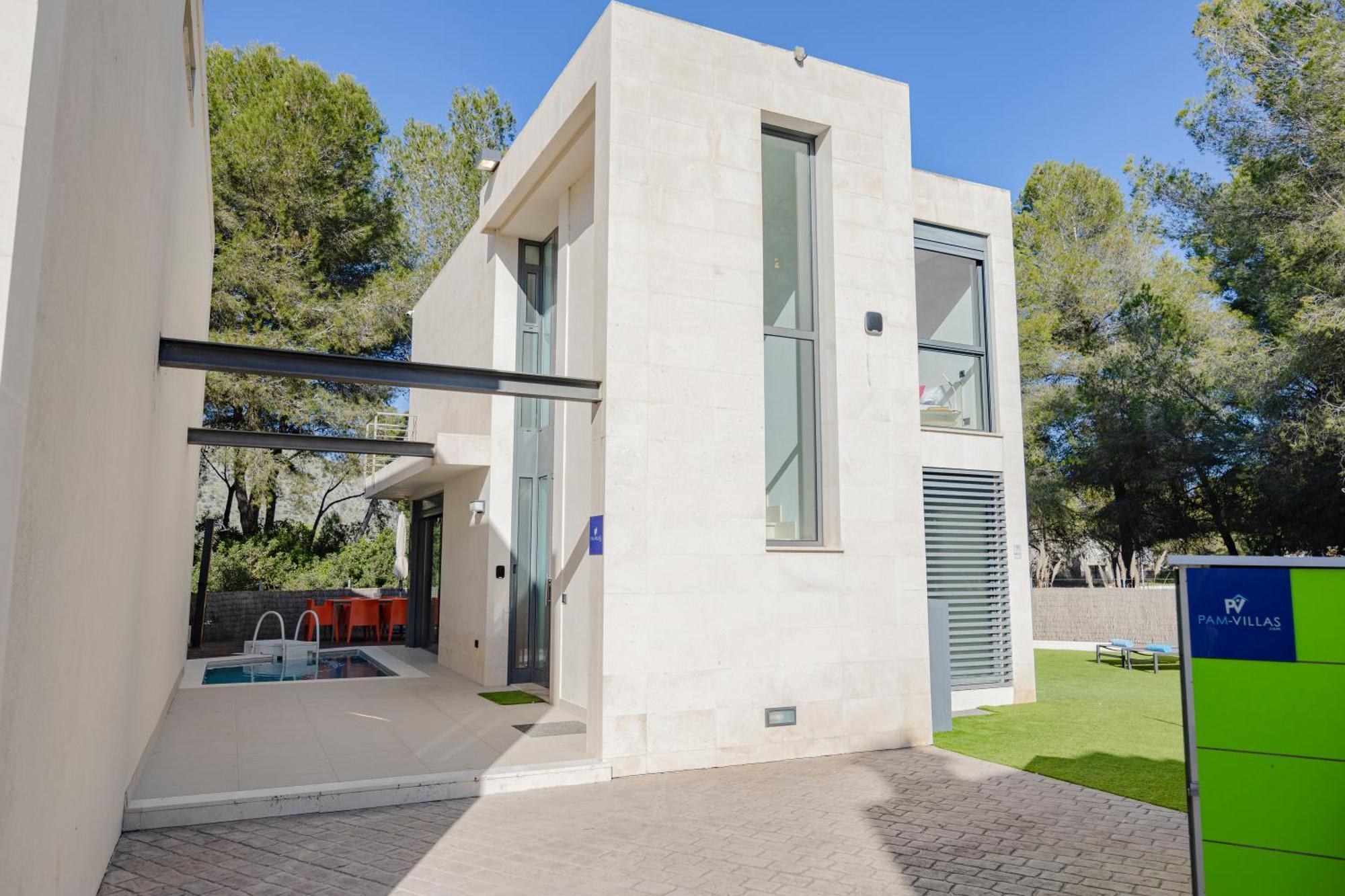 Villa Pam Beach House Playa De Muro - 200M To Beach With Hot Tub Alcúdia Buitenkant foto